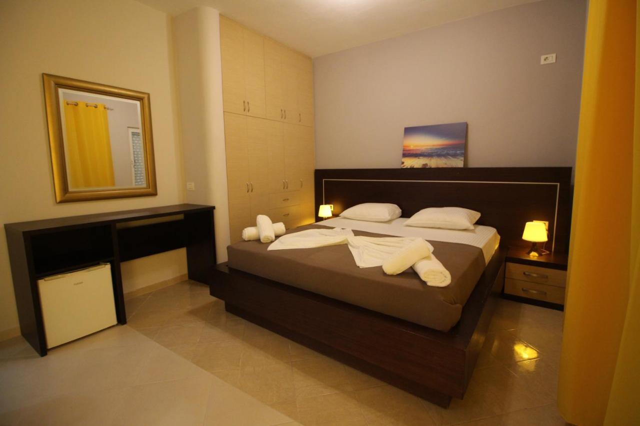 Hotel Prishtina Sarandë Exteriér fotografie