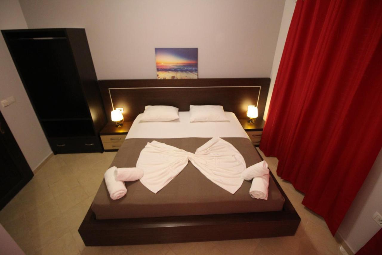 Hotel Prishtina Sarandë Exteriér fotografie